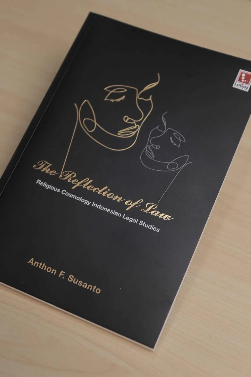 Sampul The Reflection of Law